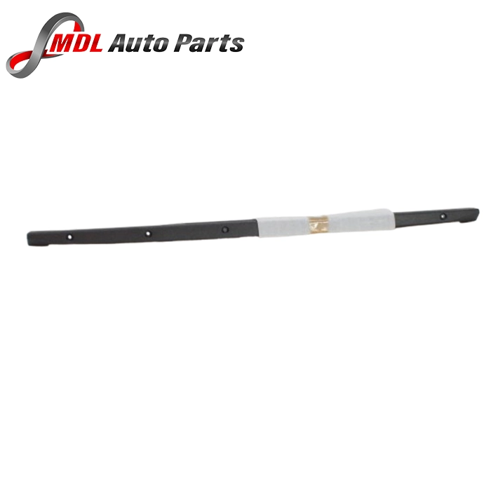 Land Rover Genuine Upper Tailgate Trim Cover Lr031832 1 LR031832